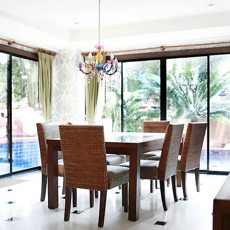 Natcha Pool Villa